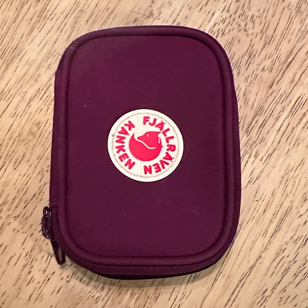 NEW Fjällräven Purple Zip Pouch/wallet